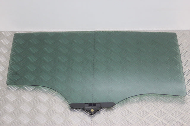 Kia Sportage Door Window Glass Rear Drivers Side 