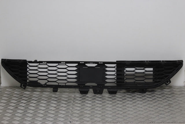 Dacia Sandero Bumper Grill Lower (2023)