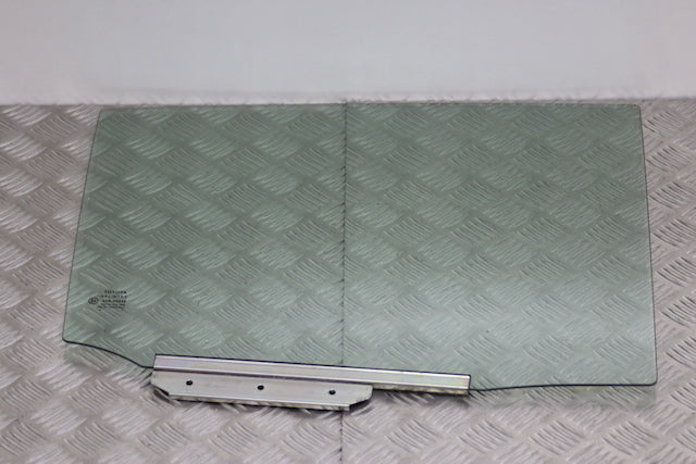 Toyota Yaris Door Window Glass Rear Drivers Side 