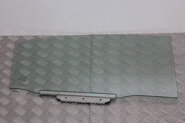 Toyota Avensis Door Window Glass Rear Drivers Side 