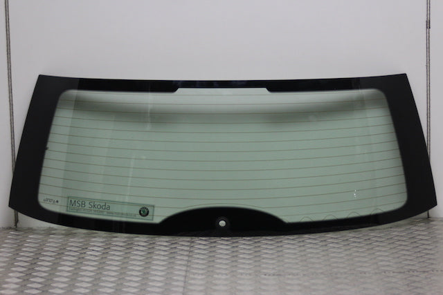 Suzuki Octavia Tailgate Glass 