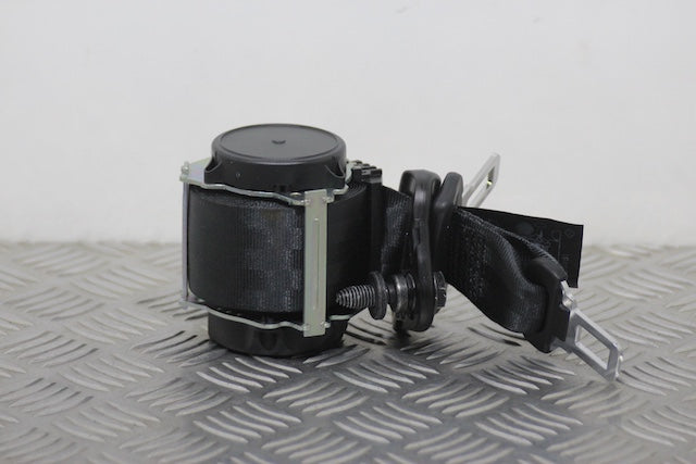 Dacia Duster Seat Belt Rear Centre 2023–2025