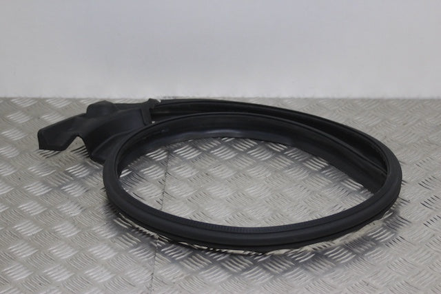 Dacia Duster Windscreen Moulding L 2023–2025