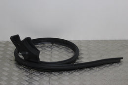 Windscreen Moulding R