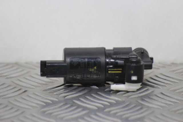 Dacia Duster Windscreen Wash Water Bottle Motor 2023–2025