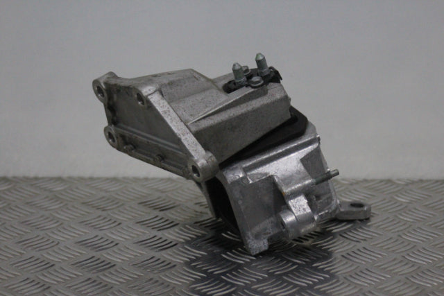Kia Sportage Gearbox Mounting (2024)