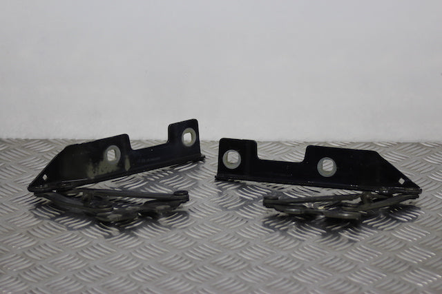 Opel Astra Bonnet Hinge x2 (2010)