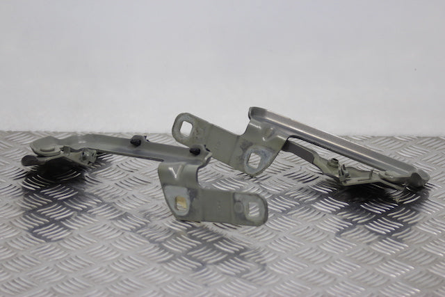 Opel Meriva Bonnet Hinge x2 (2010)
