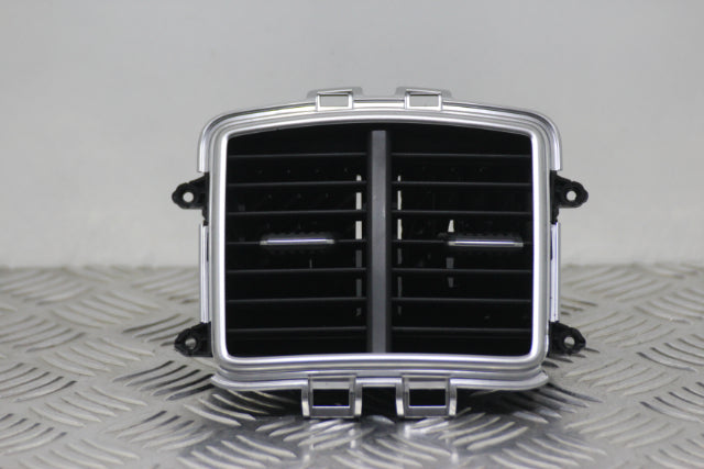 Kia Sportage Airvent Center Rear (2024)
