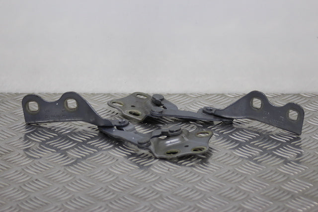 Opel Meriva Bonnet Hinge x2 (2005)