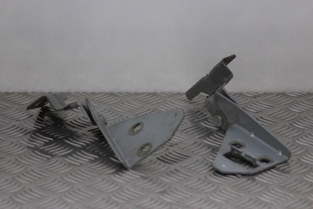 Renault Megane Bonnet Hinge x2 (2004)