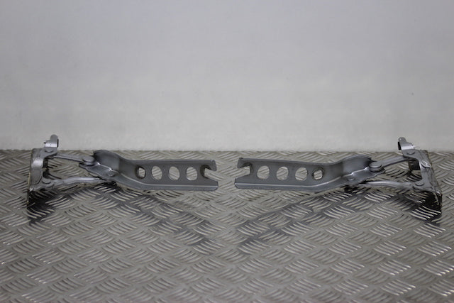 Suzuki Octavia Bonnet Hinge x2 (2010)