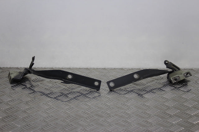 Suzuki Grand Vitara Bonnet Hinge x2 (2008)