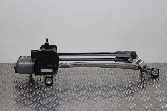 Volvo V40 Wiper Motor Front (2013) genuine OEM used part - CarBreakers.ie