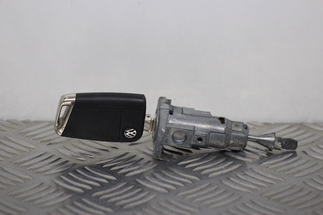 Volkswagen Golf Door Lock Barrel with Key Front Drivers Side 