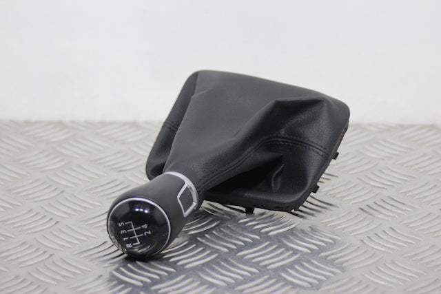 Volkswagen Golf Gear Knob (2020)