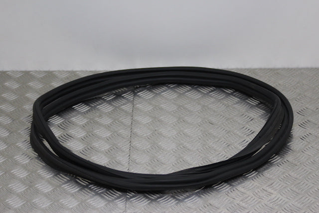 Volkswagen Golf Tailgate Seal 