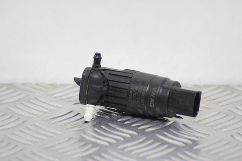 Volkswagen Golf Windscreen Wash Water Bottle Motor 