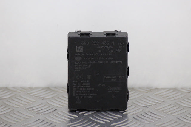Volkswagen Golf Keyless Entry ECU 