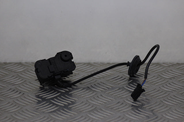 Volkswagen Golf Fuel Flap Control Switch 