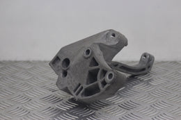 Volkswagen Golf Gearbox Mounting Support Bracket 