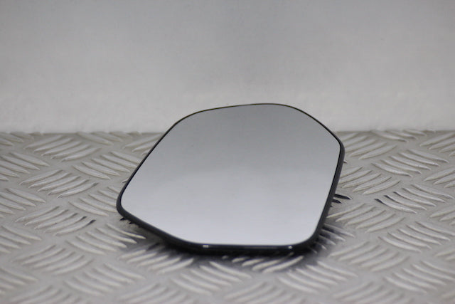 Toyota Corolla Door Mirror Glass Passengers Side 