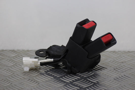 Toyota Corolla Seat Belt Buckle Lock Centre Rear 