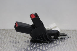 Toyota Corolla Seat Belt Buckle Lock Rear Passengers Side 