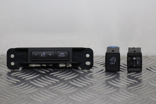 Nissan Micra Misc Switches (2022)