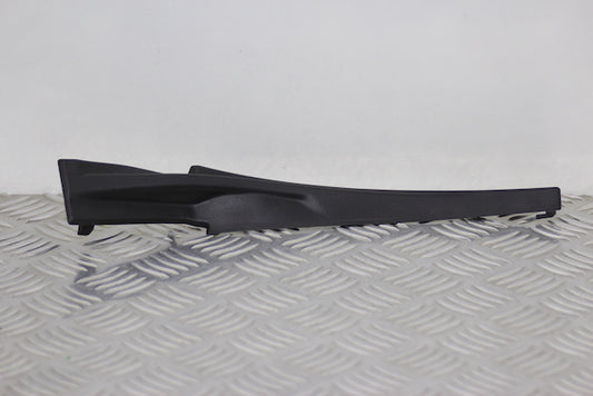 Nissan Micra Windscreen Moulding R 