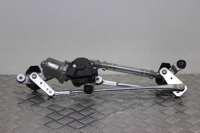 Hyundai i20 Wiper Motor with Linkage (2016) genuine OEM used part - CarBreakers.ie