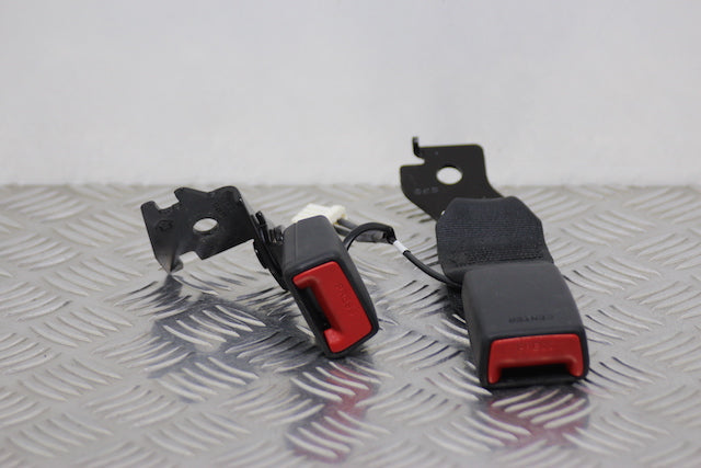 Kia Ceed Seat Belt Buckle Lock Centre Rear 