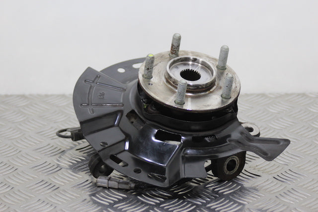 Kia Ceed Stub Axle with Hub and Bearing Front Drivers Side 