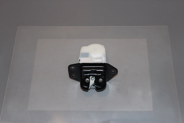 Nissan Juke Tailgate Boot Lock (2016)