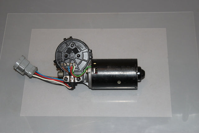 Renault Scenic Wiper Motor Front (1999) genuine OEM used part - CarBreakers.ie