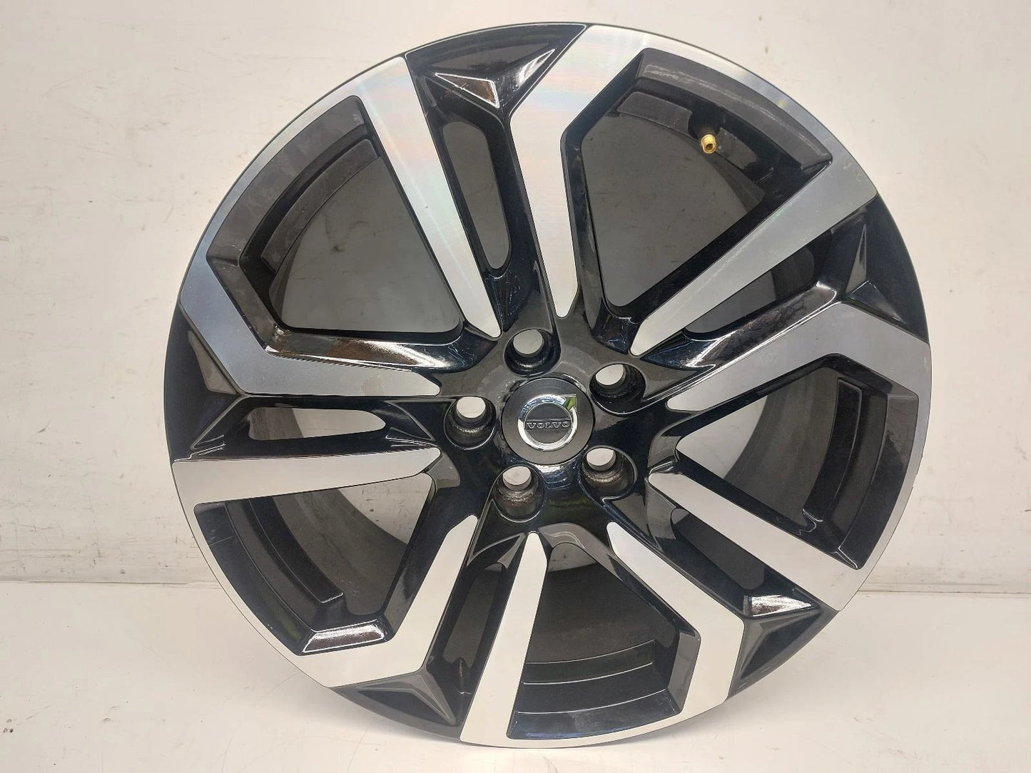 Volvo V40 Mk3 Alloy Wheel 7.5J x 18 ET50 