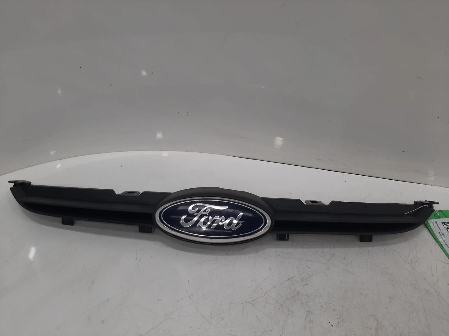 Ford Fiesta Mk7 Front Centre Upper Grille Grill 