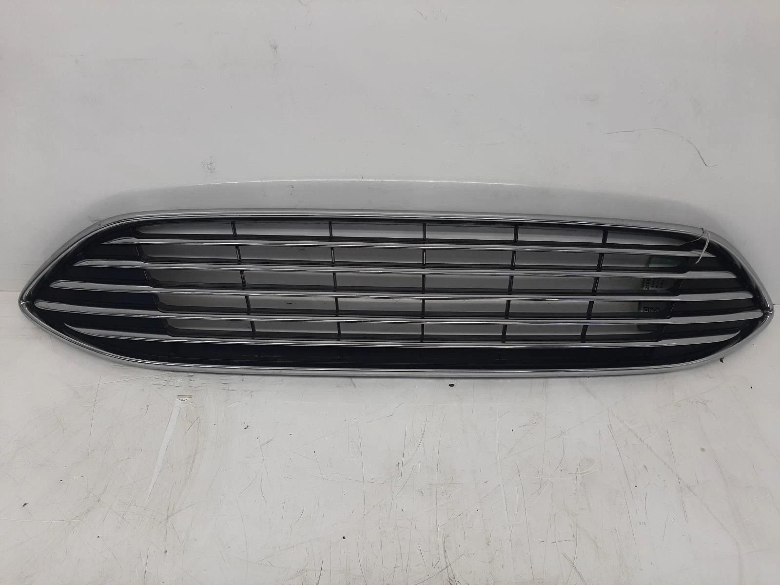 Ford Focus C Max Upper Front Centre Grille Grill 