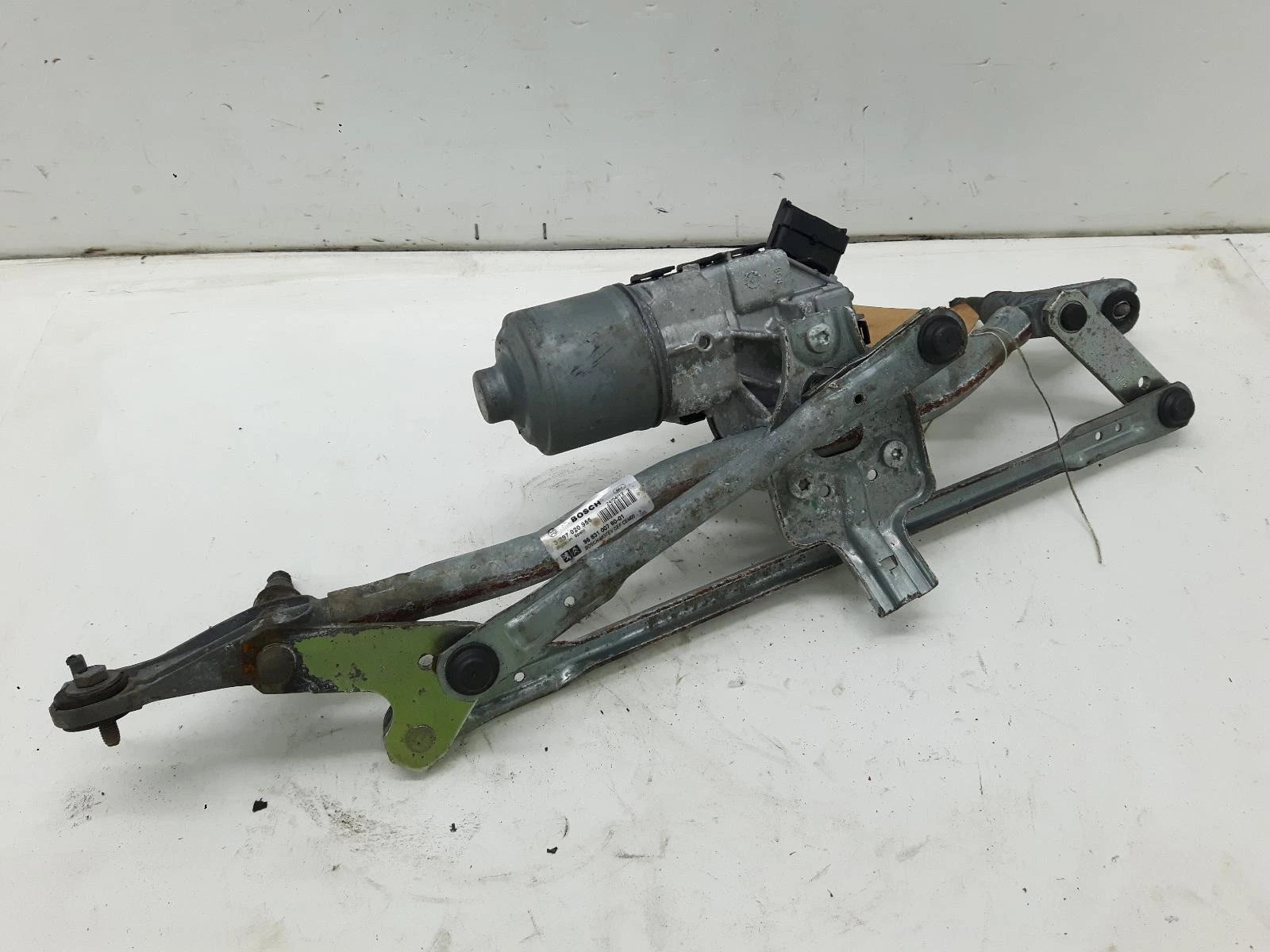 Peugeot PEUGEOT PARTNER Bosch Front Wiper Motor With Linkage 592125 