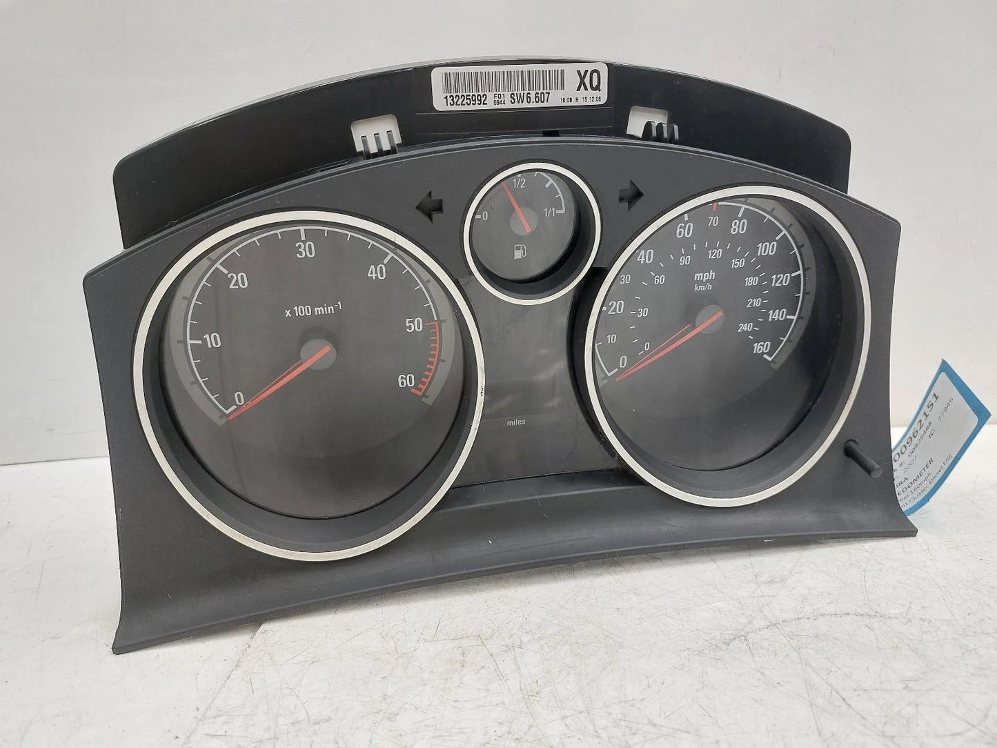 Opel Zafira Mk2 (B) Manual Speedometer Speedo Clocks 