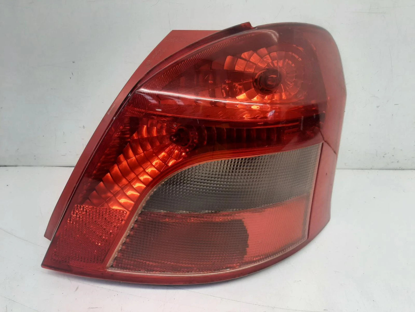 Toyota Yaris Mk2 (XP90) O/S Drivers Right Rear Taillight Tail Light 