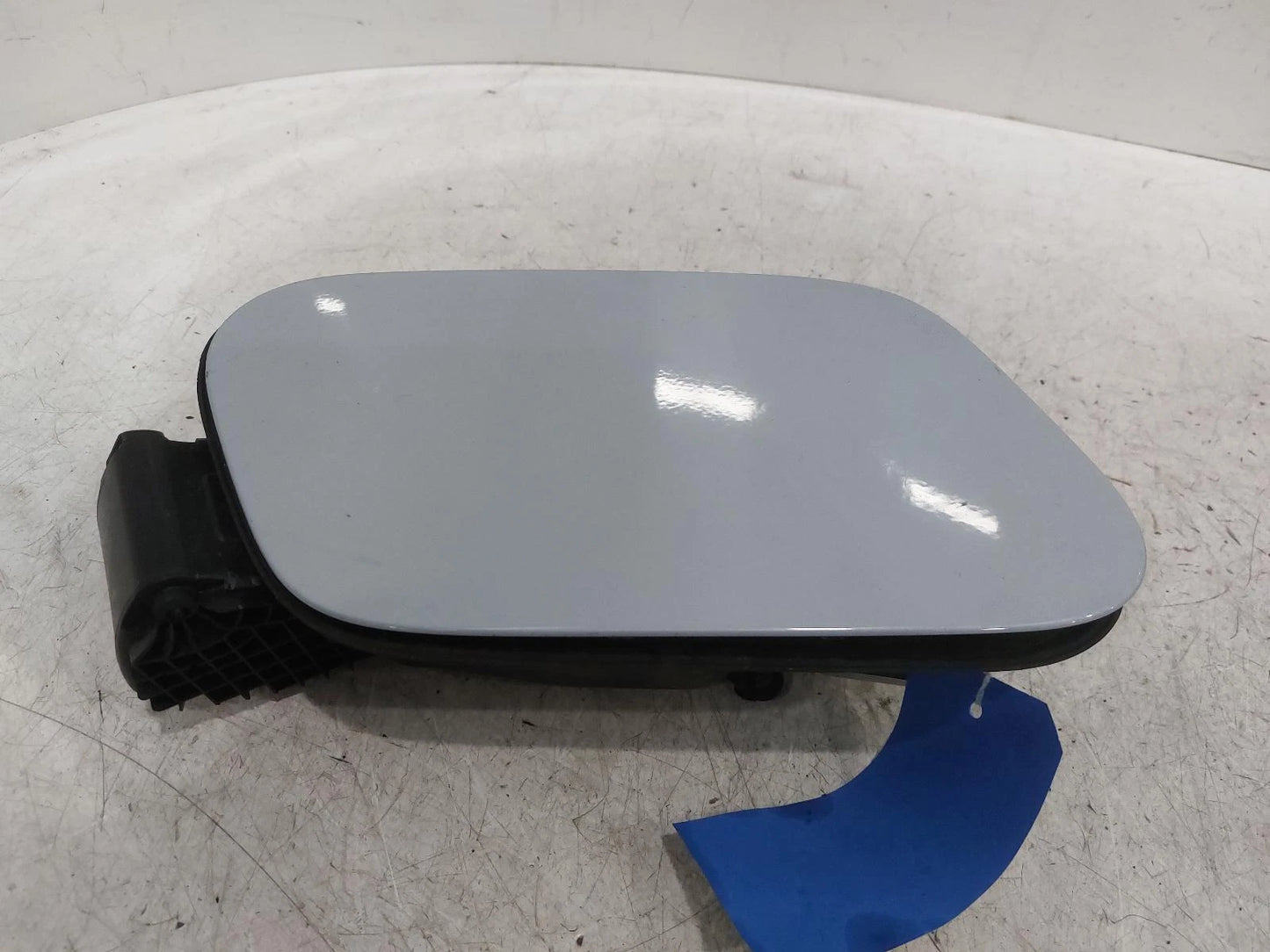 Volvo Xc40 Mk1 1477 Silver Fuel Filler Flap & Cap 