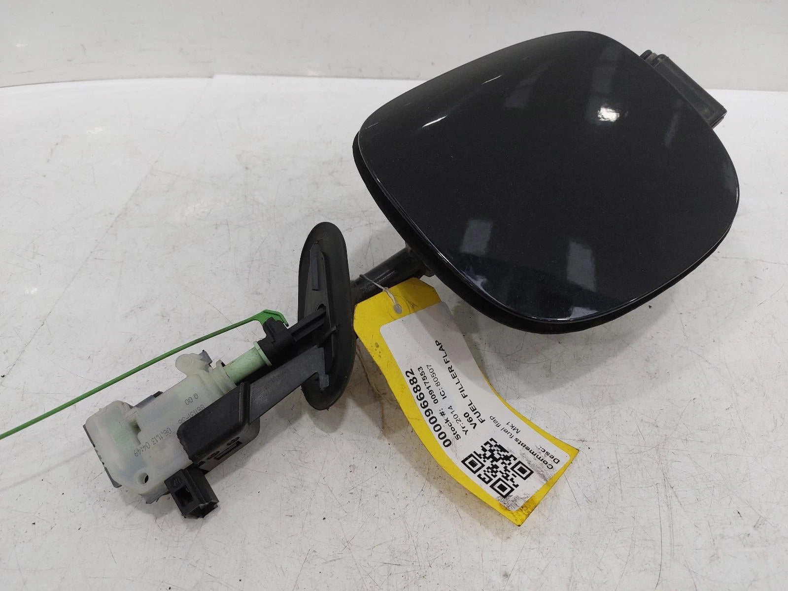 Volvo V60 Mk1 2400 Black Fuel Filler Flap & Cap 