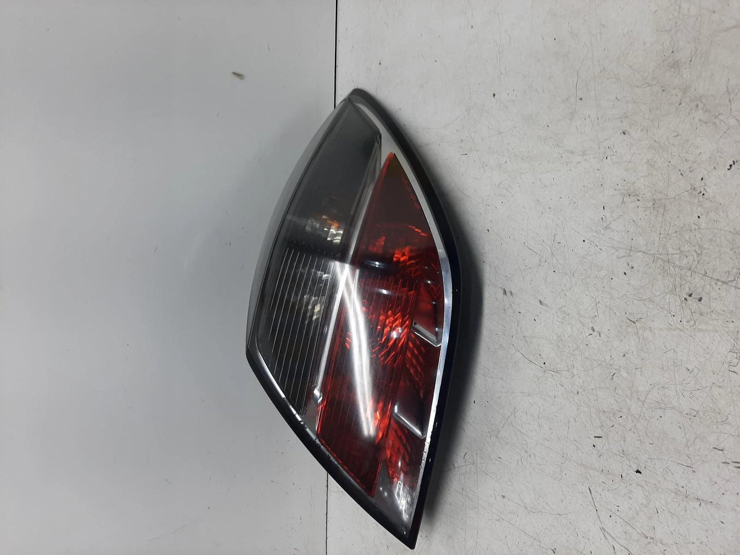 Opel Astra Mk5 (H) O/S Drivers Right Rear Bulb Taillight Tail Light 