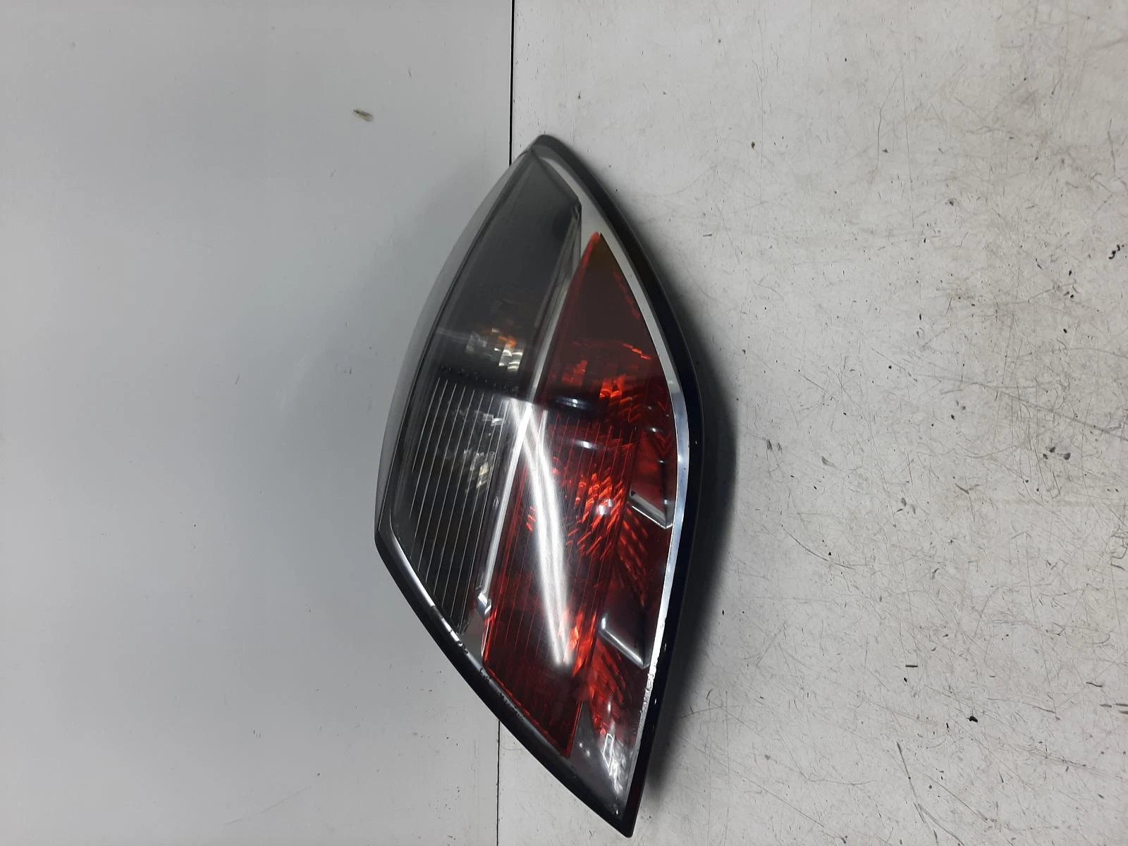 Opel Astra Mk5 (H) O/S Drivers Right Rear Bulb Taillight Tail Light 