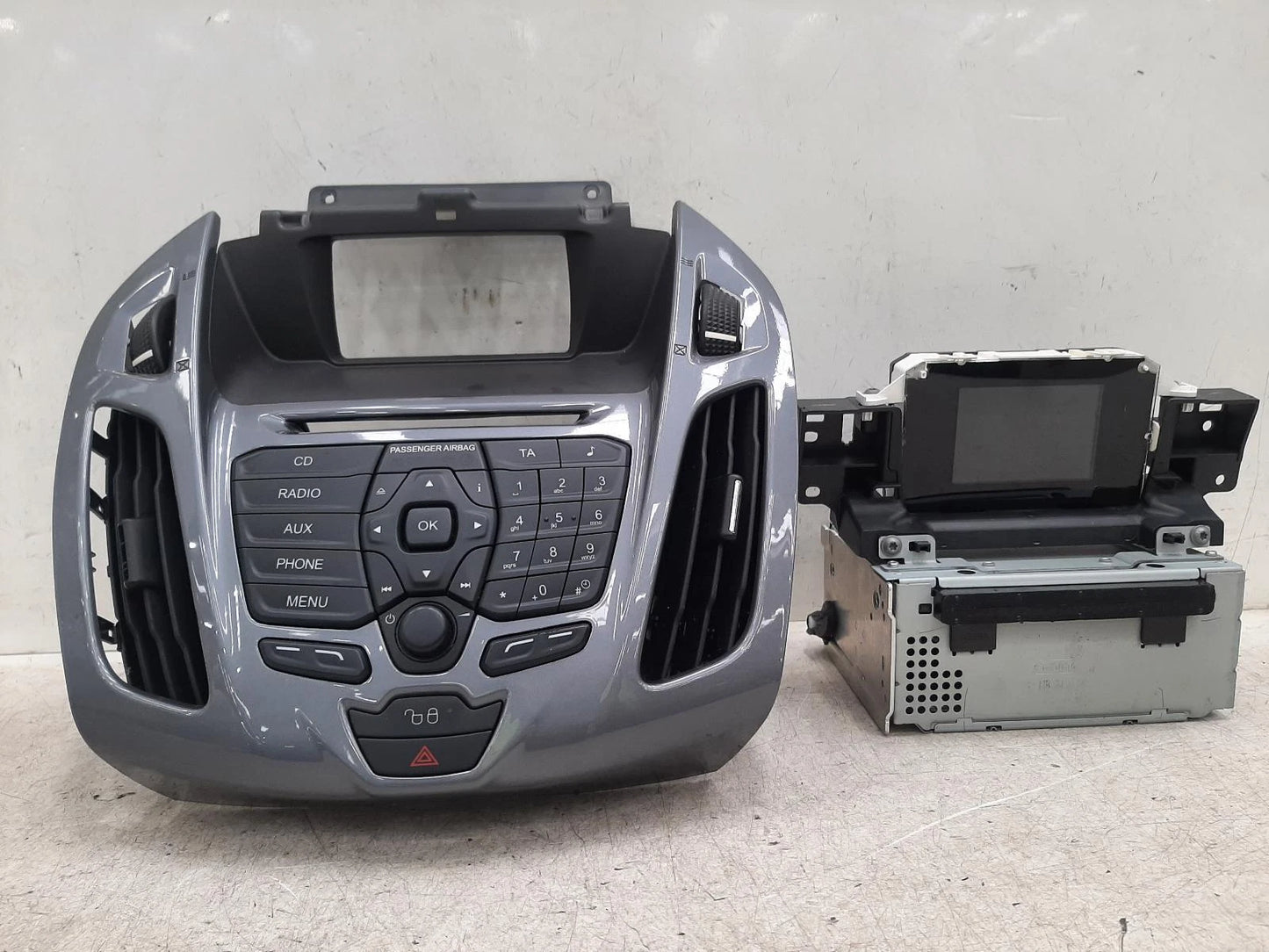 Ford Tourneo Connect Mk2 OEM Radio/CD/Stereo Head Unit No Code Available 