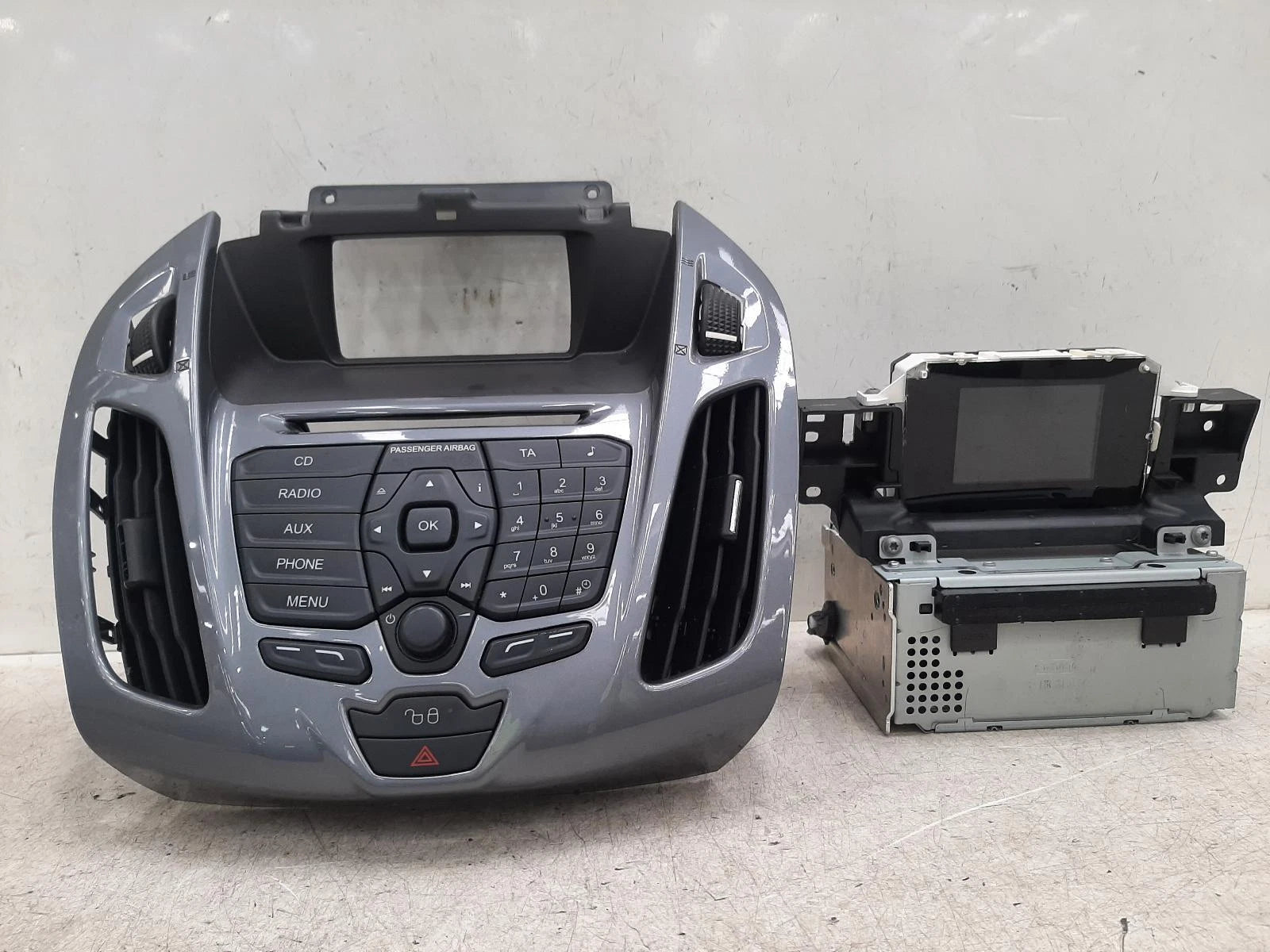 Ford Tourneo Connect Mk2 OEM Radio/CD/Stereo Head Unit No Code Available 