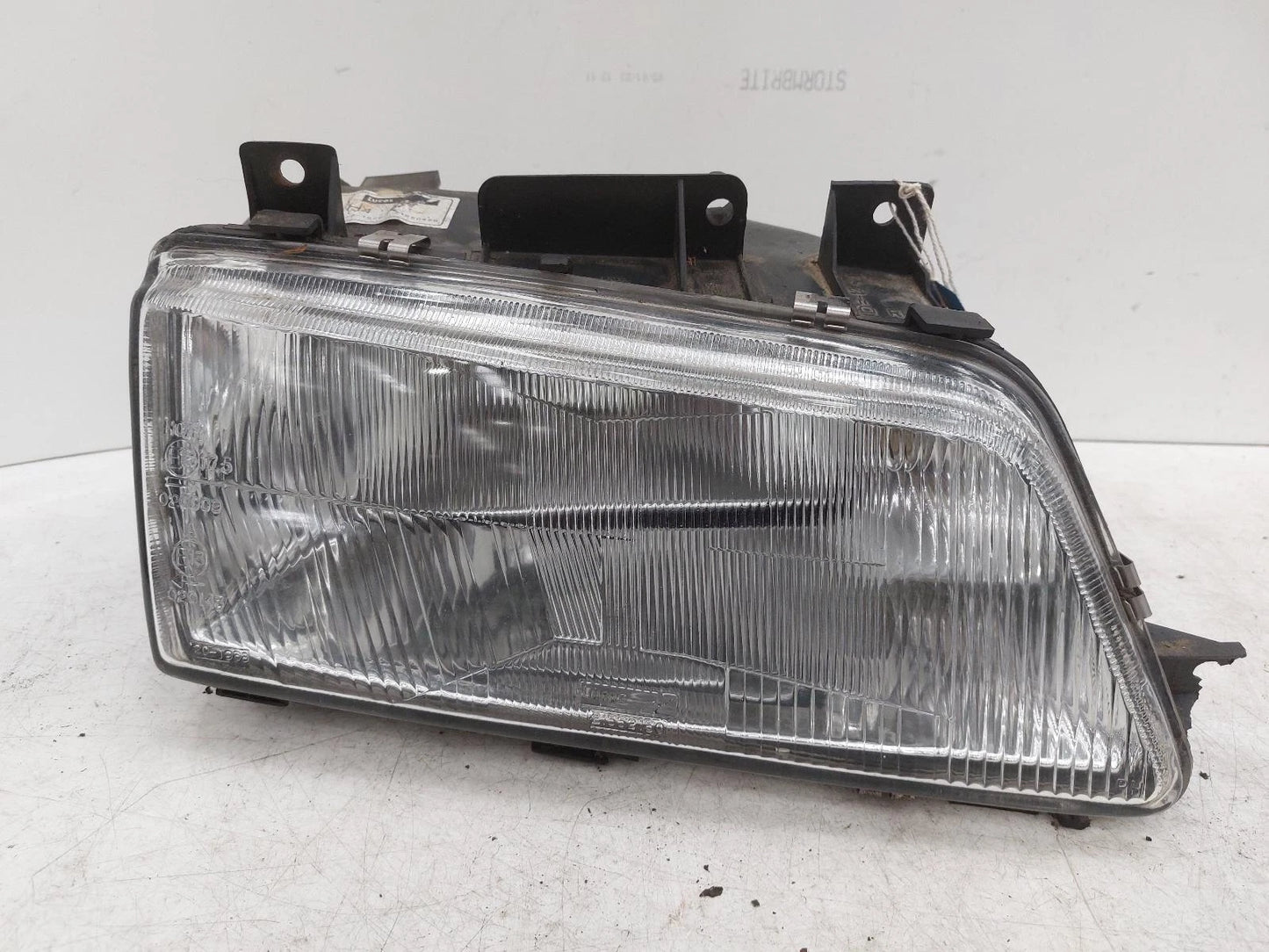 Peugeot 405 Drivers Right Front Halogen Type Headlight Headlamp 