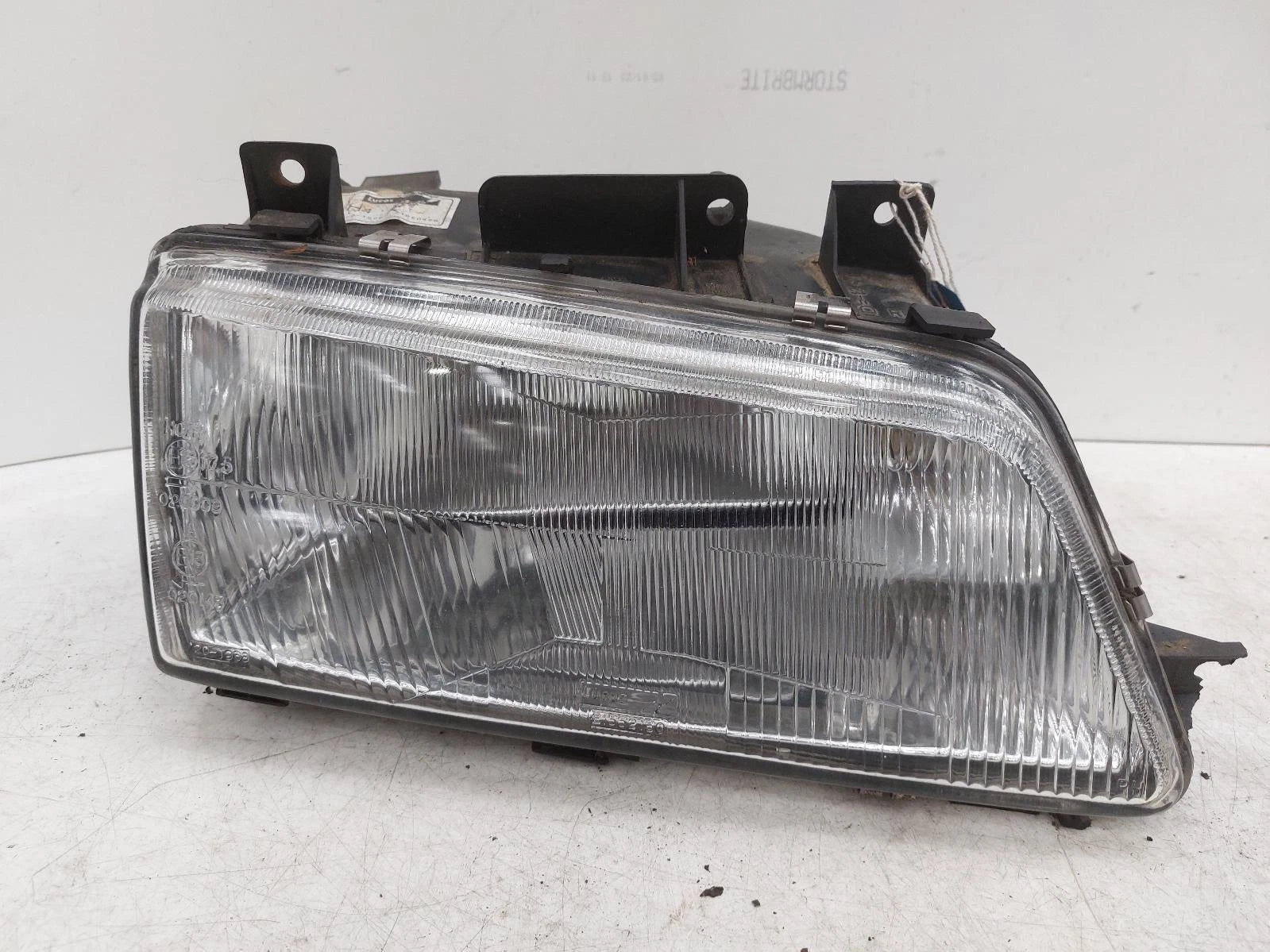 Peugeot 405 Drivers Right Front Halogen Type Headlight Headlamp 