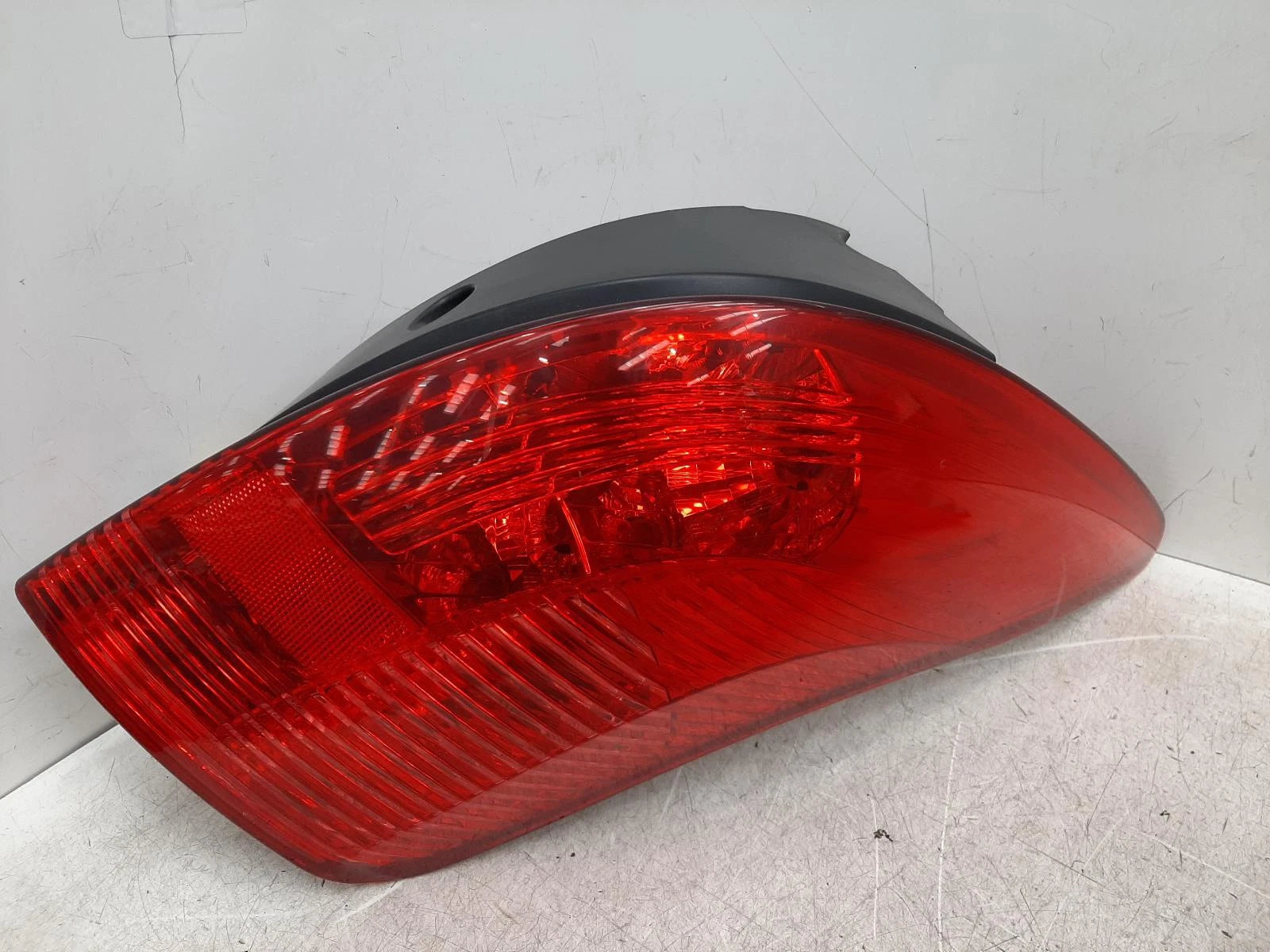Peugeot 308 Mk1 (T7) O/S Drivers Right Rear Taillight Tail Light 